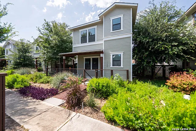 1150 N Olive St — Photo 6