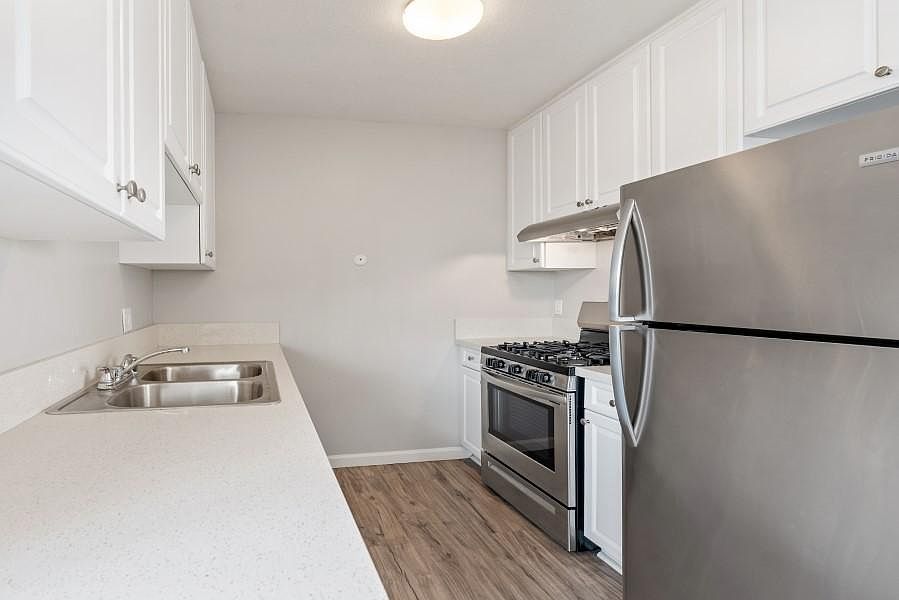 1st image of 4033 Iowa St #8