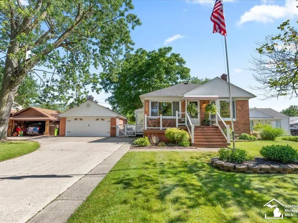 25745 Gibraltar Rd, Flat Rock, MI 48134