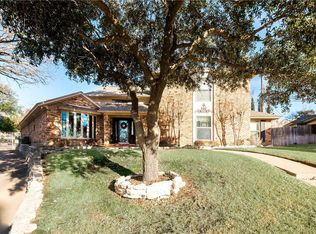 2108 Carmel Ct, Arlington, TX 76012