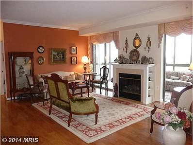 Hardwoods, fireplace, crown molding throughout!
