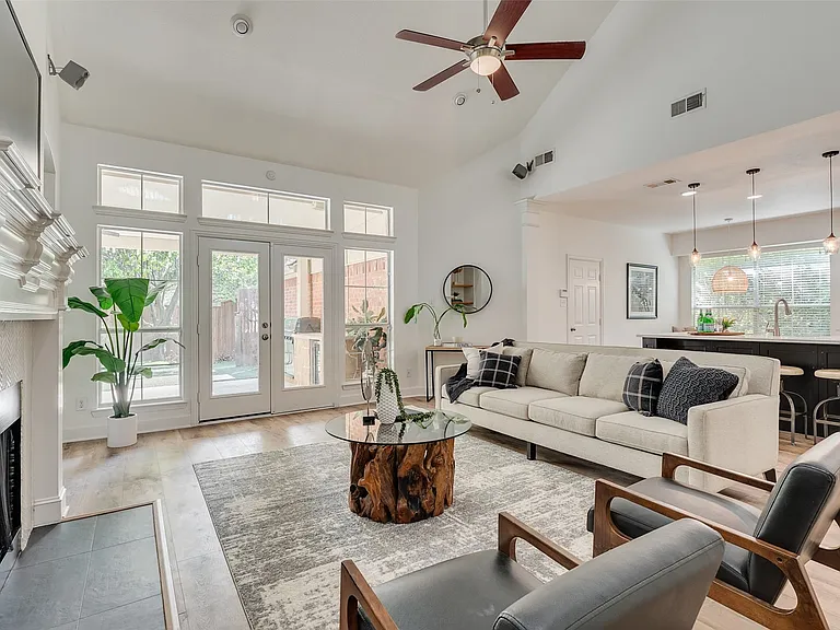 4411 Voyager Dr — Photo 16