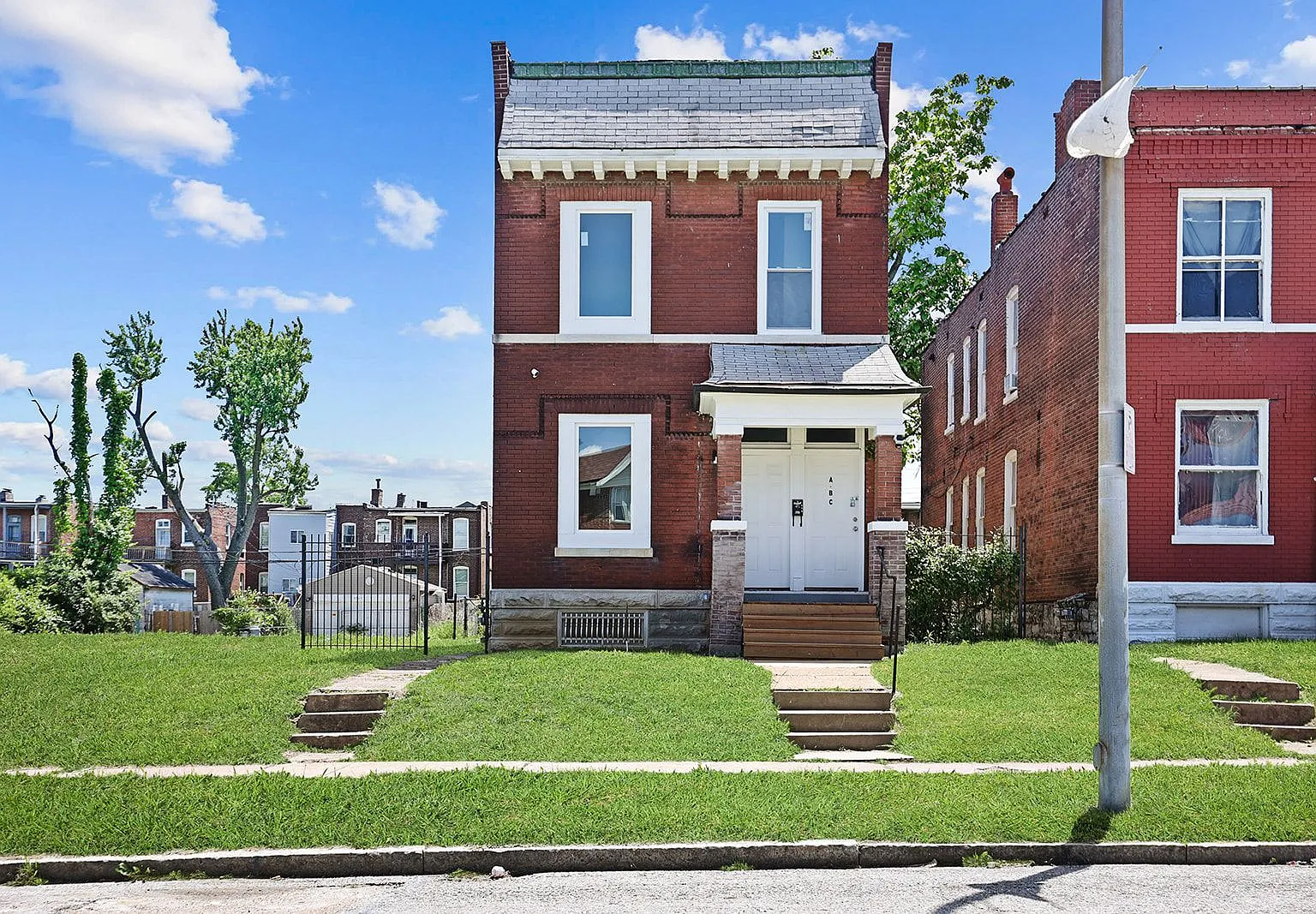 3 bed, 2.0 bath, 3048 sqft, $1,500 — Photo 3