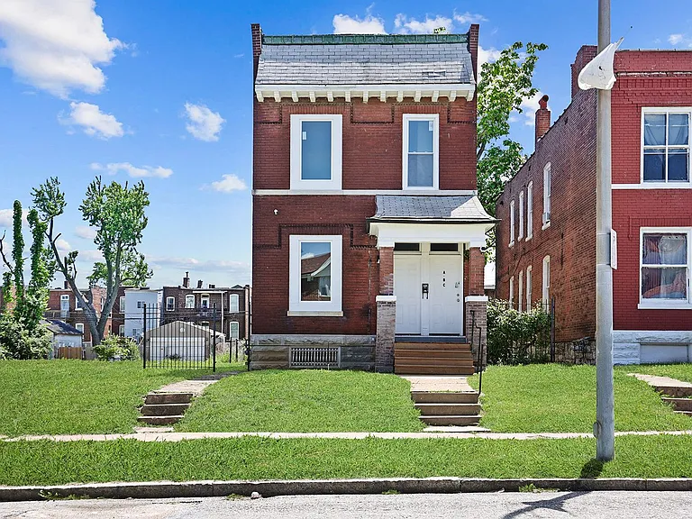 4620 Pope Ave — Photo 3