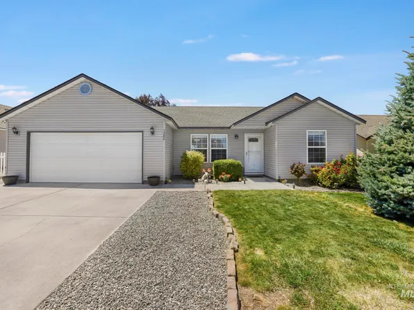 1392 Valencia St, Twin Falls, ID 83301