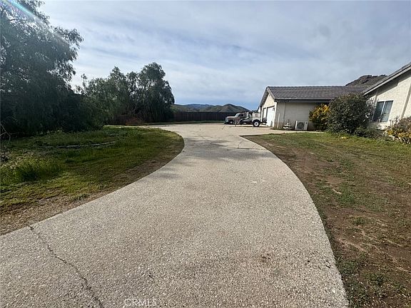 3rd image of 33125 Big Springs Rd