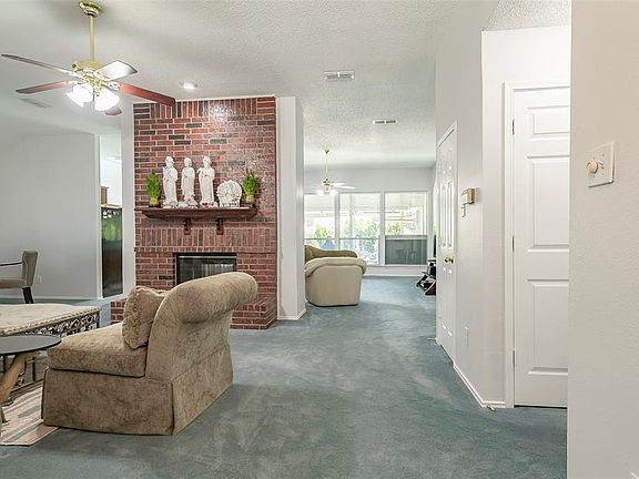 5th image of 318 Crestview Dr