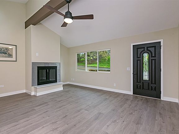 5th image of 219 Loma Alta Dr