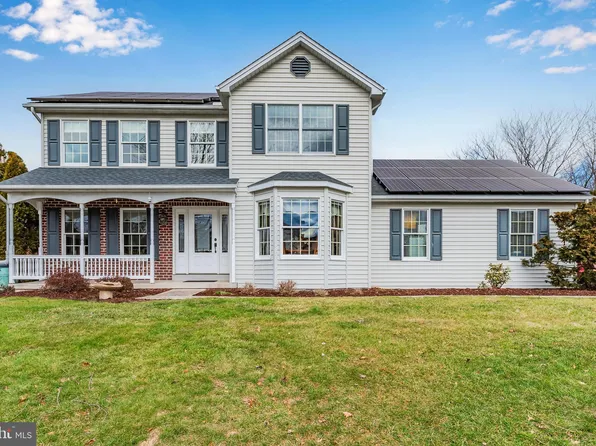 14 Surrey Ln, Mechanicsburg, PA 17050