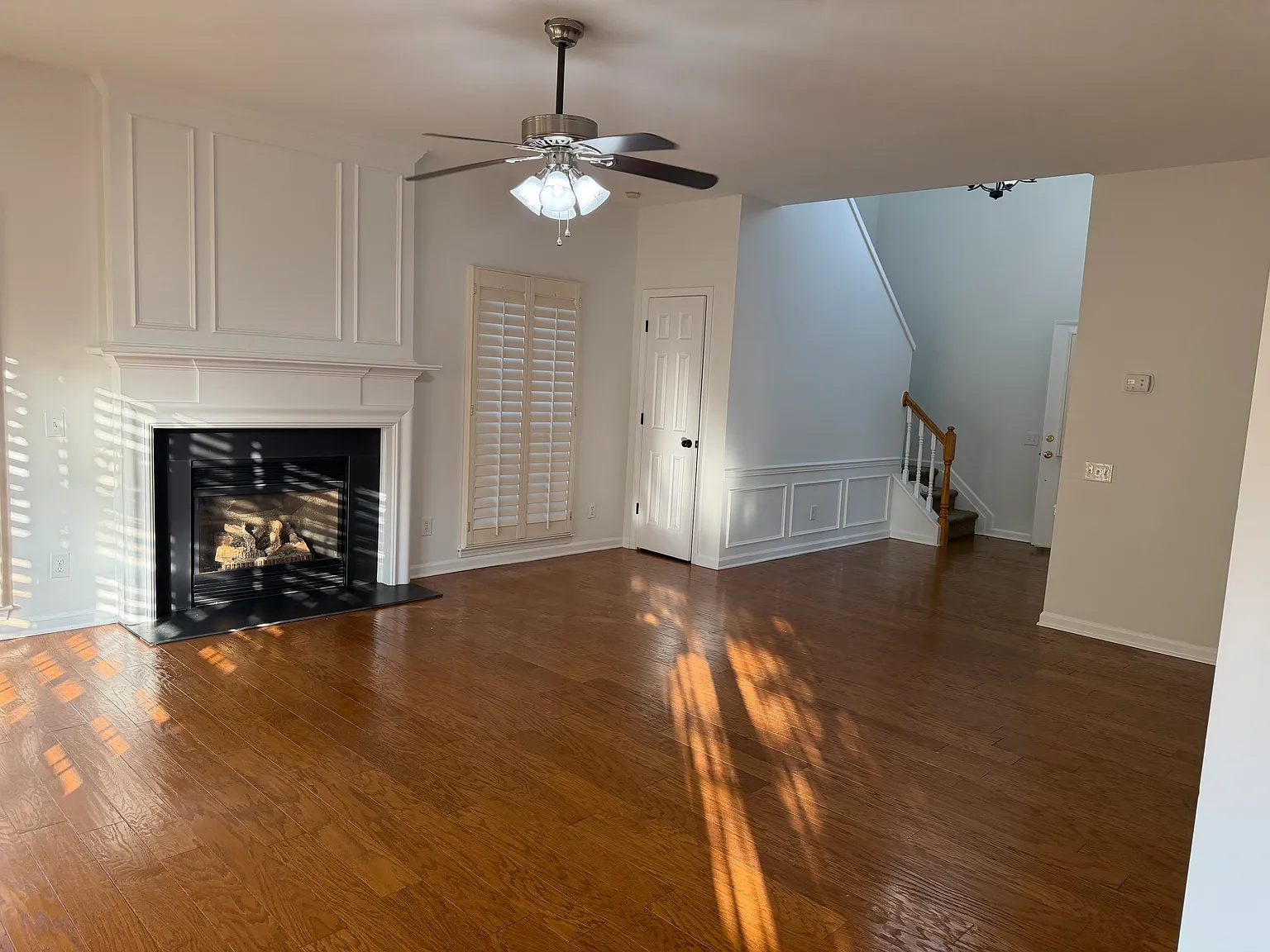3 bed, 2.5 bath, 1980 sqft, $2,250 — Photo 2