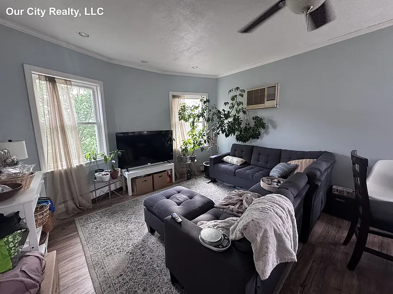 89-91 Kinsman St #2 — Photo 2