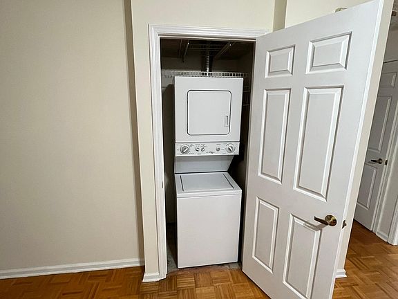3rd image of 41-51 Wilson Ave #3K