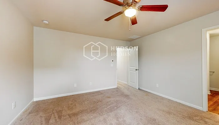 215 Scotland Dr — Photo 12