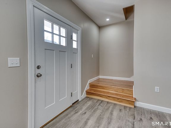 3rd image of 205 Winding Hollow Road