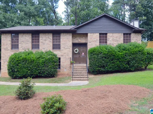 1033 Henry Dr, Alabaster, AL 35007