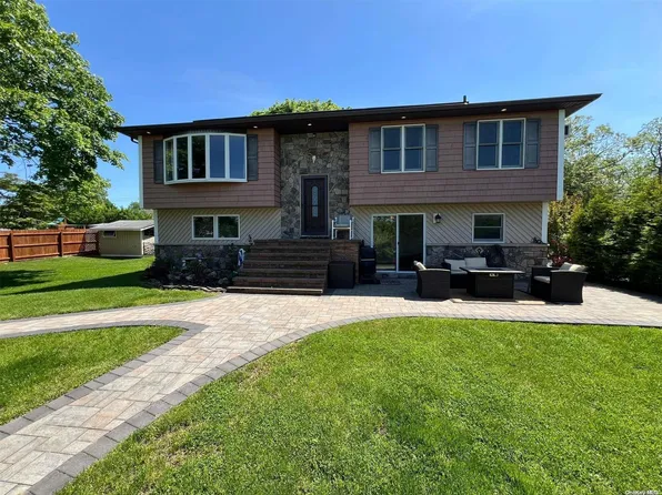 1 Traction Boulevard, Patchogue, NY 11772