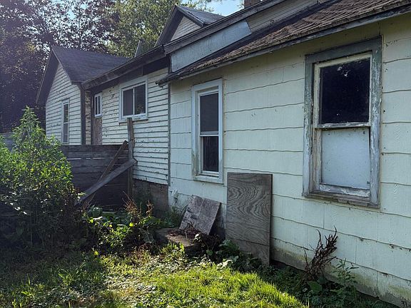 5th image of 605 N Main St