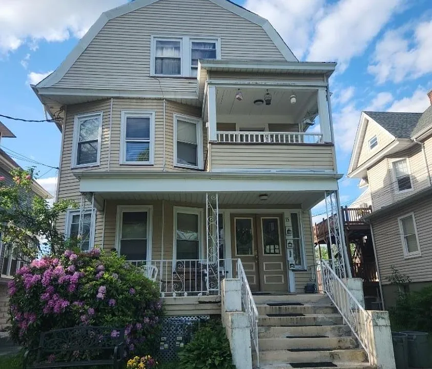 15 E Clay Ave #3