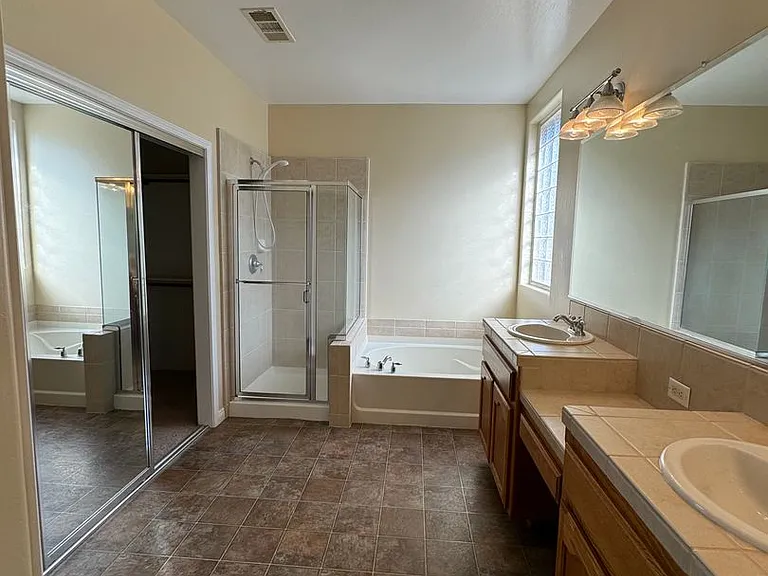 14 Claudia Autumn Dr — Photo 17