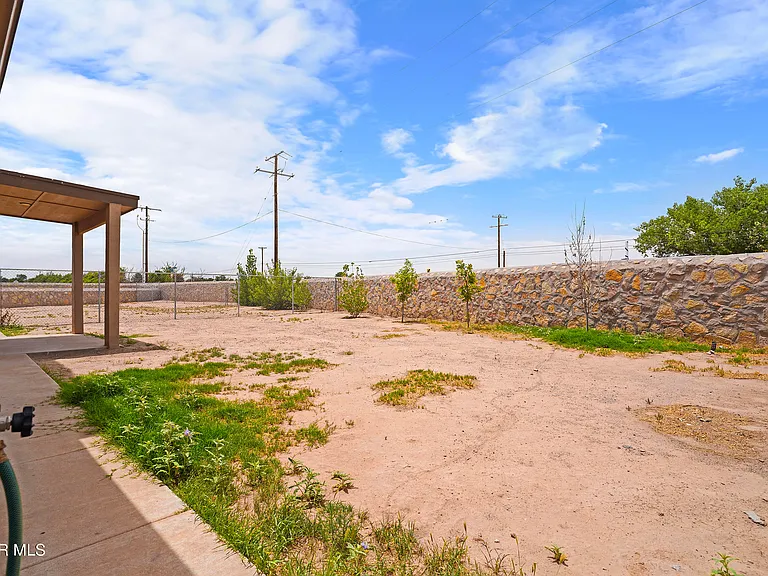 618 Rafael Marmolejo St — Photo 33