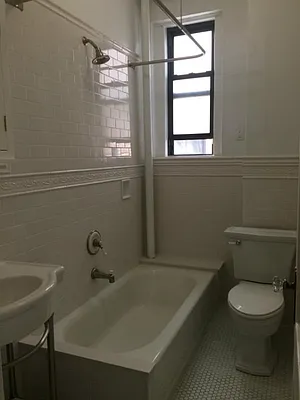 Sold by RealtyTopia | media 13