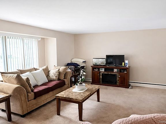 3rd image of 10 Wisteria Way