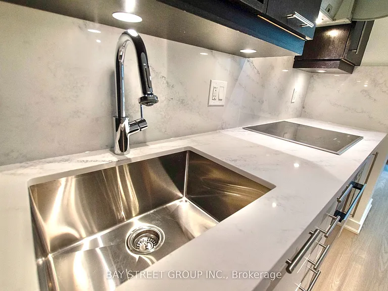 199 Richmond St W #203 — Photo 16