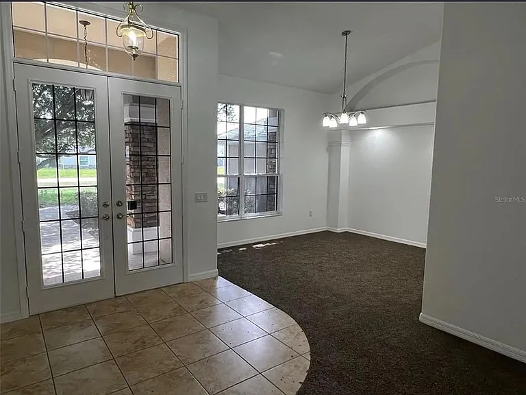 9800 SE 64th Ave — Photo 2