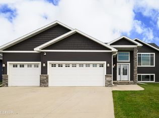 3100 44th Ave S, Grand Forks, ND 58201
