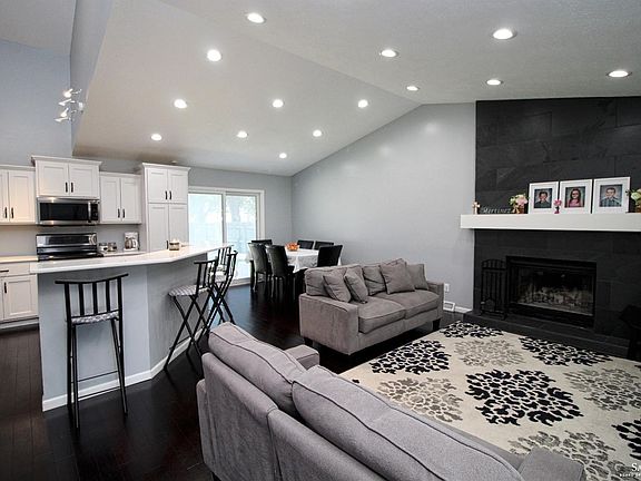 2nd image of 2613 Plantation Dr
