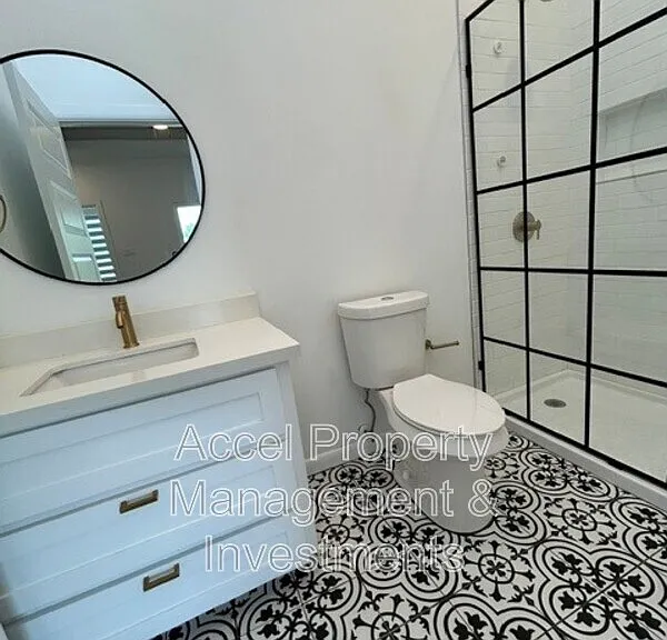 209 N 28th St — Photo 18