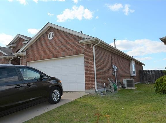 3rd image of 2001 Haylee Dr