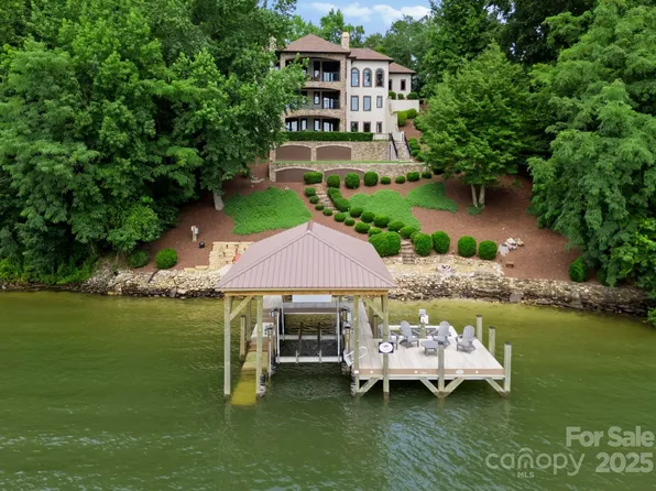 296 Windemere Isle Rd, Statesville, NC 28677