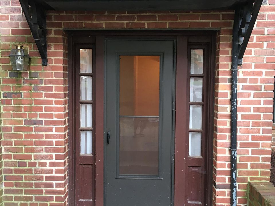 1st image of 2655 41st St NW