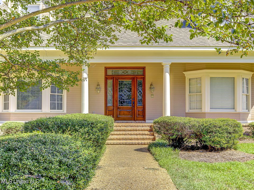 1st image of 301 Concord Dr