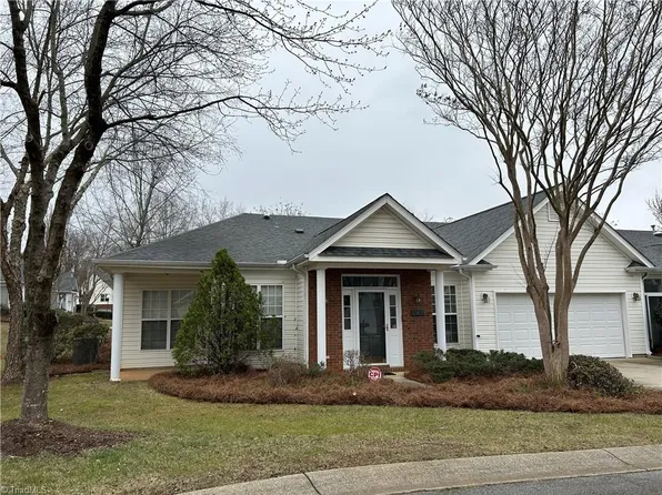 4 Framingham Way, Greensboro, NC 27410