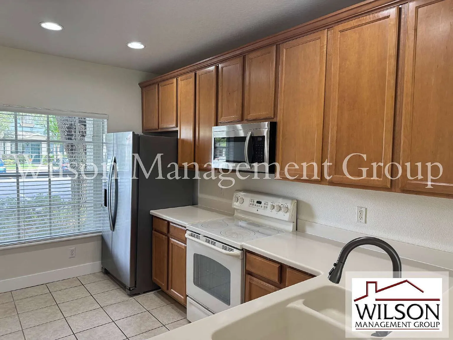 2 bed, 2.5 bath, 1071 sqft, $1,745 — Photo 4