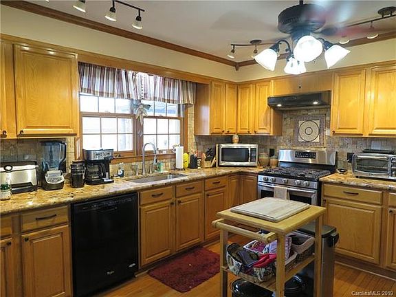 4th image of 2137 Brookneal Dr