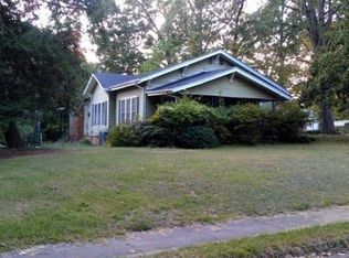 309 Gassaway St, Central, SC 29630