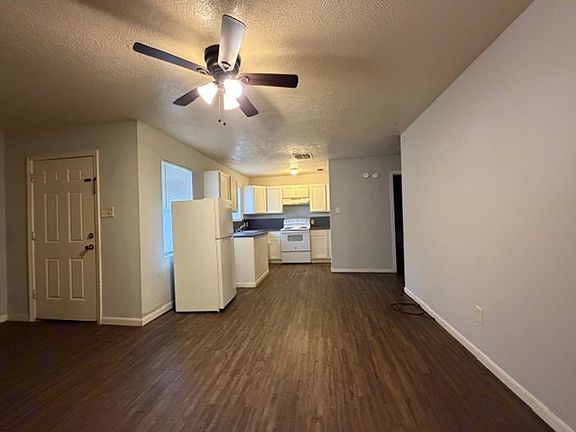3rd image of 713 Sally Mae St #6