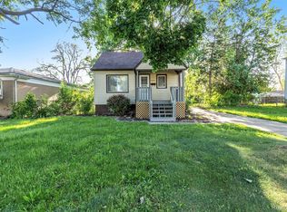 22061 Piper Ave, Eastpointe, MI 48021