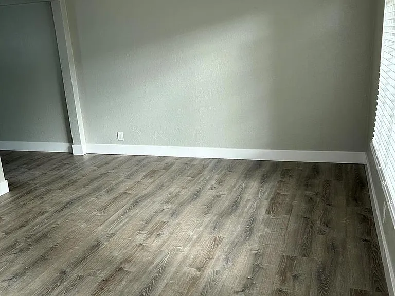 214 1st Ave S #1 — Photo 4