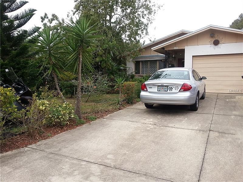 1st image of 210 SE Monroe Cir N