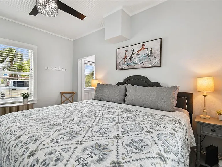 602 1/2 Skinner Blvd — Photo 15