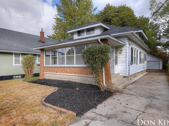 3rd image of 777 Eleanor St NE