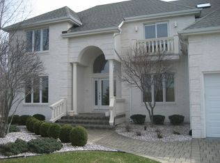 8765 Polo Ridge Ct, Burr Ridge, IL 60527