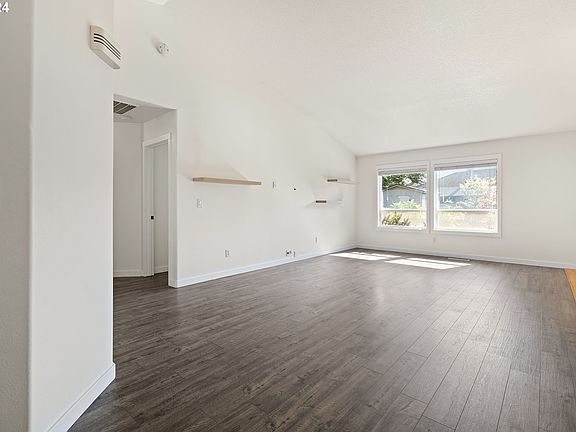 4th image of 2117 NE 157th Ave