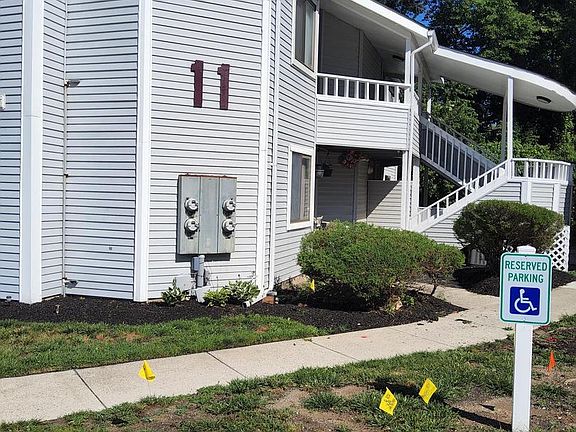 2nd image of 1106 Berwyck Ct