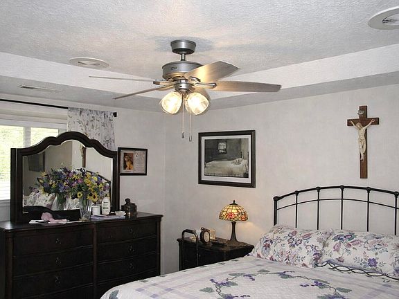 4th image of 2307 Anderson Dr