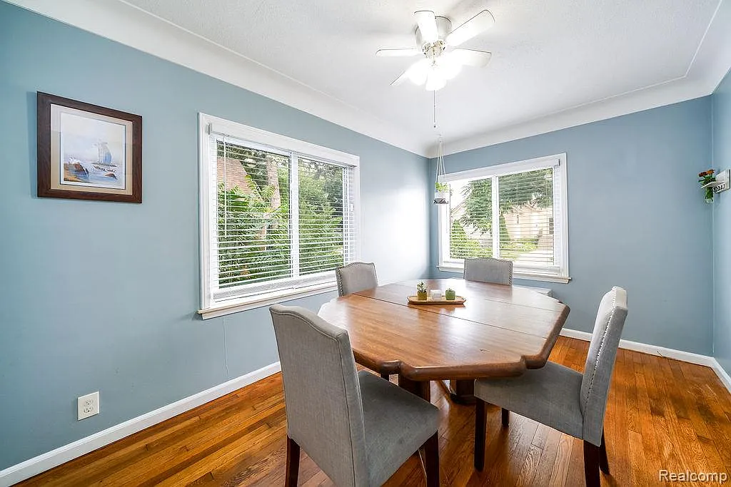 3 bed, 2.0 bath, 1566 sqft, $2,625 — Photo 3